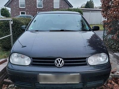 Schwarz Gebraucht 1999 VW Golf IV Kleinwagen | 1.200 € (Fairer Preis)