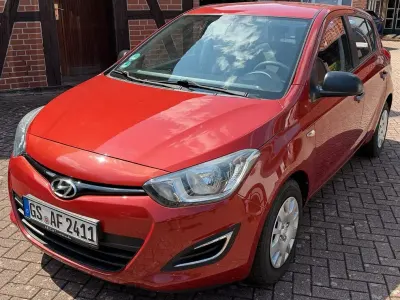 Gebraucht Hyundai i20 Edition 86 PS (63 kW) 2013 Rot Kleinwagen