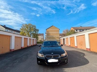 Begagnad BMW 325 218 HK (160 kW) 2011 Svart Kombi