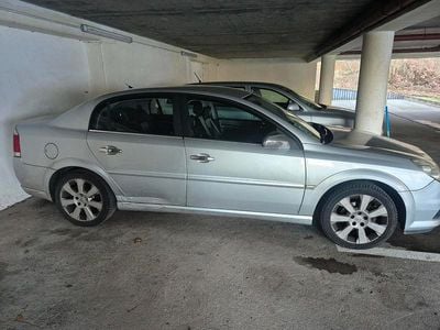 Grau Gebraucht 2005 Opel Vectra Limousine | 799 €
