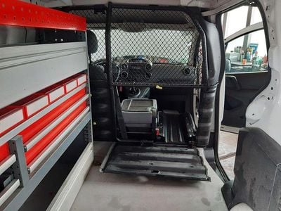 Gebraucht Peugeot Partner Comfort 90 PS (66 kW) 2013 Weiß Van / Kleinbus