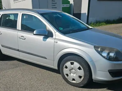 Gebraucht Opel Astra 90 PS (66 kW) 2006 Silber Kombi