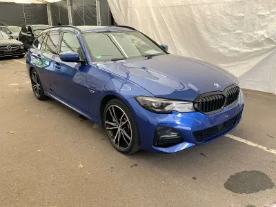 Gebraucht BMW 330 Shadowline 252 PS (185 kW) 2022 Portimao blau metallic Kombi