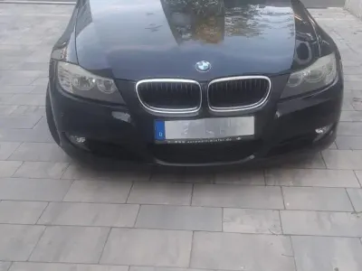 Gebraucht BMW 320 177 PS (130 kW) 2009 Schwarz Kombi