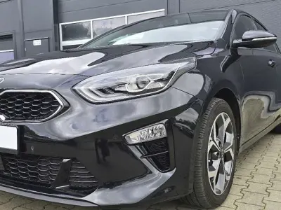 Używany Kia Ceed 140 KM (102 kW) 2019 Czarny Hatchback