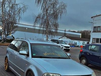 Silber Gebraucht 2002 VW Passat Kombi | 2.000 €