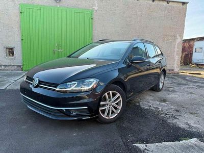 Gebraucht VW Golf VII Comfortline 116 PS (85 kW) 2018 Schwarz Kombi
