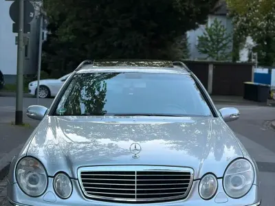 Gebraucht Mercedes E500 Avantgarde 306 PS (225 kW) 2003 Silber Kombi