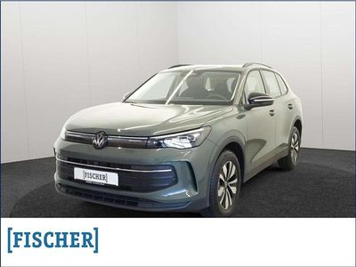 Cipressinogrün metallic Gebraucht 2025 VW Tiguan Goal SUV | 52.900 €