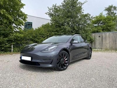 Begagnad Tesla Model 3 377 kW (513 HK) 2022 Sedan