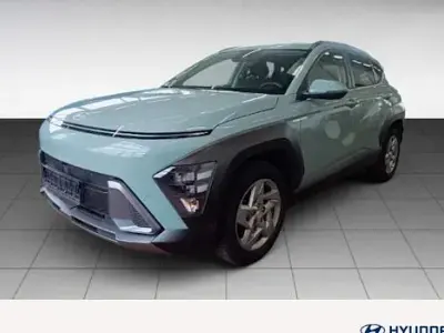 Gebraucht Hyundai Kona Trend 139 PS (102 kW) 2025 Mirage green / sol SUV