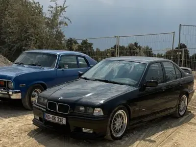 Gebraucht BMW 318 Performance 140 PS (102 kW) 1994 Schwarz Limousine