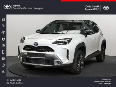 Gebraucht Toyota Yaris Hybrid Advance 116 PS (85 kW) 2023 Platinweiss metallic, dach schwarz