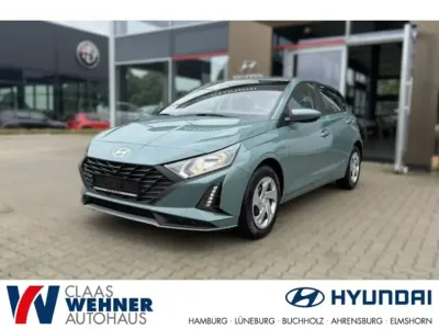 Neu Hyundai i20 Select 79 PS (58 kW) 2025 Mangrove green / mic Kleinwagen