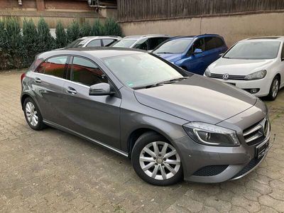 gebraucht Mercedes A200 (BlueE. Navi, Kamera, Bi-Xenon, AHK, PDC, ALU