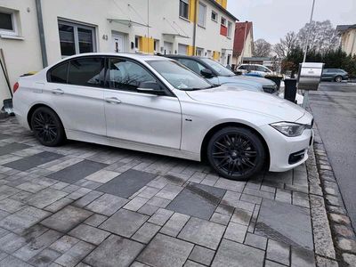 Usata BMW 325 Sport Line 253 CV (186 kW) 2013 Bianco Berlina