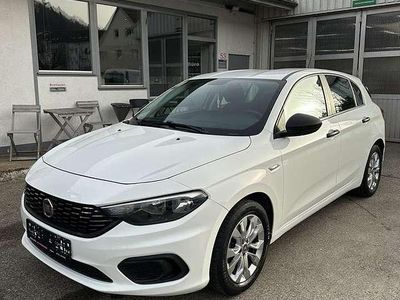 Gebraucht Fiat Tipo Pop 95 PS (69 kW) 2018 Weiß Kleinwagen