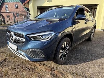 Gebraucht Mercedes CLA200 Style 163 PS (119 kW) 2020 Blau Kombi