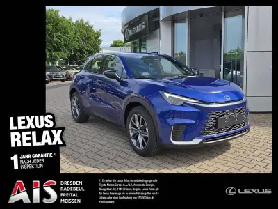 Second-hand Lexus LBX 136 CP (100 kW) 2025 Albastru SUV