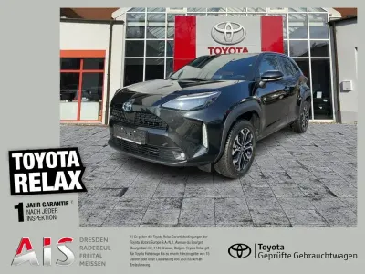 Gebraucht Toyota Yaris Hybrid Team 116 PS (85 kW) 2022 Black mica / ink SUV