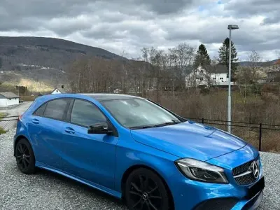 Gebraucht Mercedes A180 AMG line 122 PS (89 kW) 2016 Blau Kleinwagen