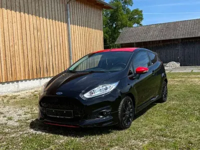 Gebraucht Ford Fiesta Sport 140 PS (102 kW) 2015 Schwarz Kleinwagen