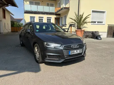 Gebraucht Audi A4 Sport 190 PS (139 kW) 2019 Grau Kombi