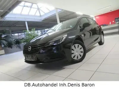 Gebraucht Opel Astra Selection 105 PS (77 kW) 2016 Schwarz Limousine