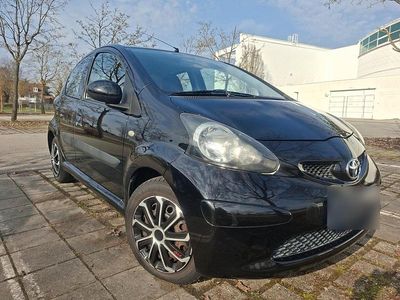 Gebraucht Toyota Aygo 68 PS (50 kW) 2006 Schwarz Kleinwagen