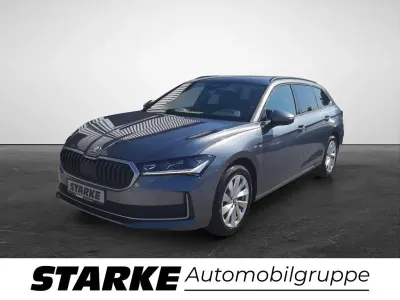 Gebraucht Skoda Superb Selection 150 PS (110 kW) 2025 Graphitegrau metallic Kombi