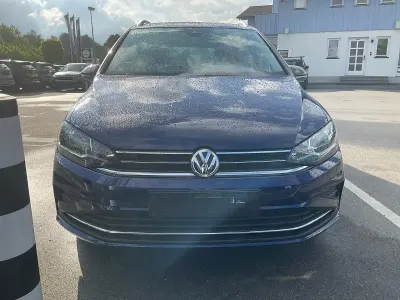 Używany VW Golf IQ Drive 131 KM (96 kW) 2020 Niebieski Minivan