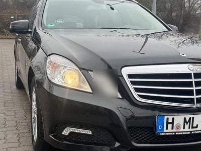Gebraucht Mercedes E200 184 PS (135 kW) 2010 Schwarz Kombi