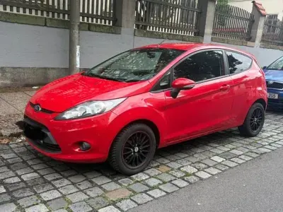 Gebraucht Ford Fiesta Trend 82 PS (60 kW) 2009 Rot Limousine