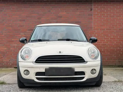 Gebraucht Mini Cooper D 90 PS (66 kW) 2011 Weiß Kleinwagen