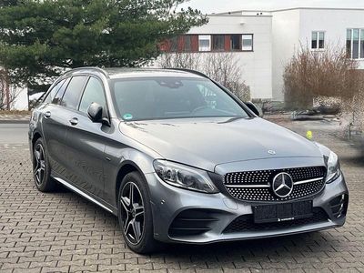 Grau Gebraucht 2020 Mercedes C300e AMG Kombi | 20.500 € (Etwas zu teuer)