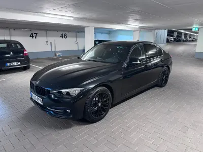 Gebraucht BMW 318 Sport Line 136 PS (100 kW) 2016 Schwarz Limousine