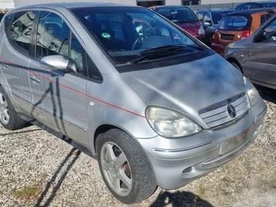 Silber Gebraucht 2002 Mercedes A190 Avantgarde Van / Kleinbus | 500 € (Fairer Preis)