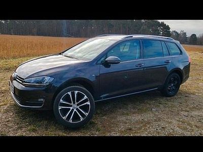 Second-hand VW Golf VII LOUNGE 105 CP (77 kW) 2015 Gri Break