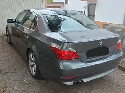 Gebraucht BMW 525 218 PS (160 kW) 2006 Grau Limousine