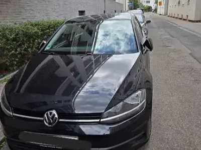 Gebraucht VW Golf VII Trendline 116 PS (85 kW) 2019 Schwarz Kleinwagen