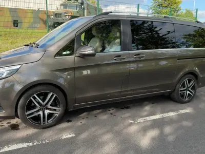 Gebraucht Mercedes V250 Avantgarde Edition 190 PS (139 kW) 2015 Braun Van / Kleinbus
