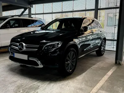 Używany Mercedes GLC250 204 KM (150 kW) 2017 Czarny SUV