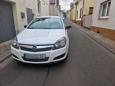 Usata Opel Astra 115 CV (84 kW) 2009 Bianco Berlina