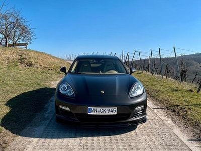 Porsche Panamera 4