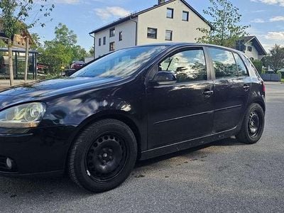 Schwarz Gebraucht 2004 VW Golf V Sportline Limousine | 1.999 € (Guter Preis)