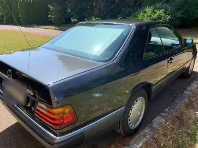 Gebraucht Mercedes 230 132 PS (97 kW) 1990 Schwarz Coupé