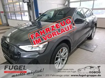 Gebraucht Audi e-tron S-Line 300 kW (408 PS) 2022 Daytonagrau perleffekt SUV