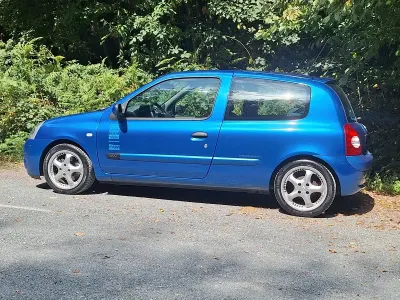 Gebraucht Renault Clio 75 PS (55 kW) 2005 Blau Kleinwagen