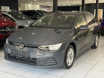 Gebraucht VW Golf VIII Life 131 PS (96 kW) 2022 Grau Kombi