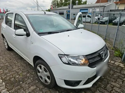 Gebraucht Dacia Sandero Lauréate 73 PS (53 kW) 2016 Weiß Limousine